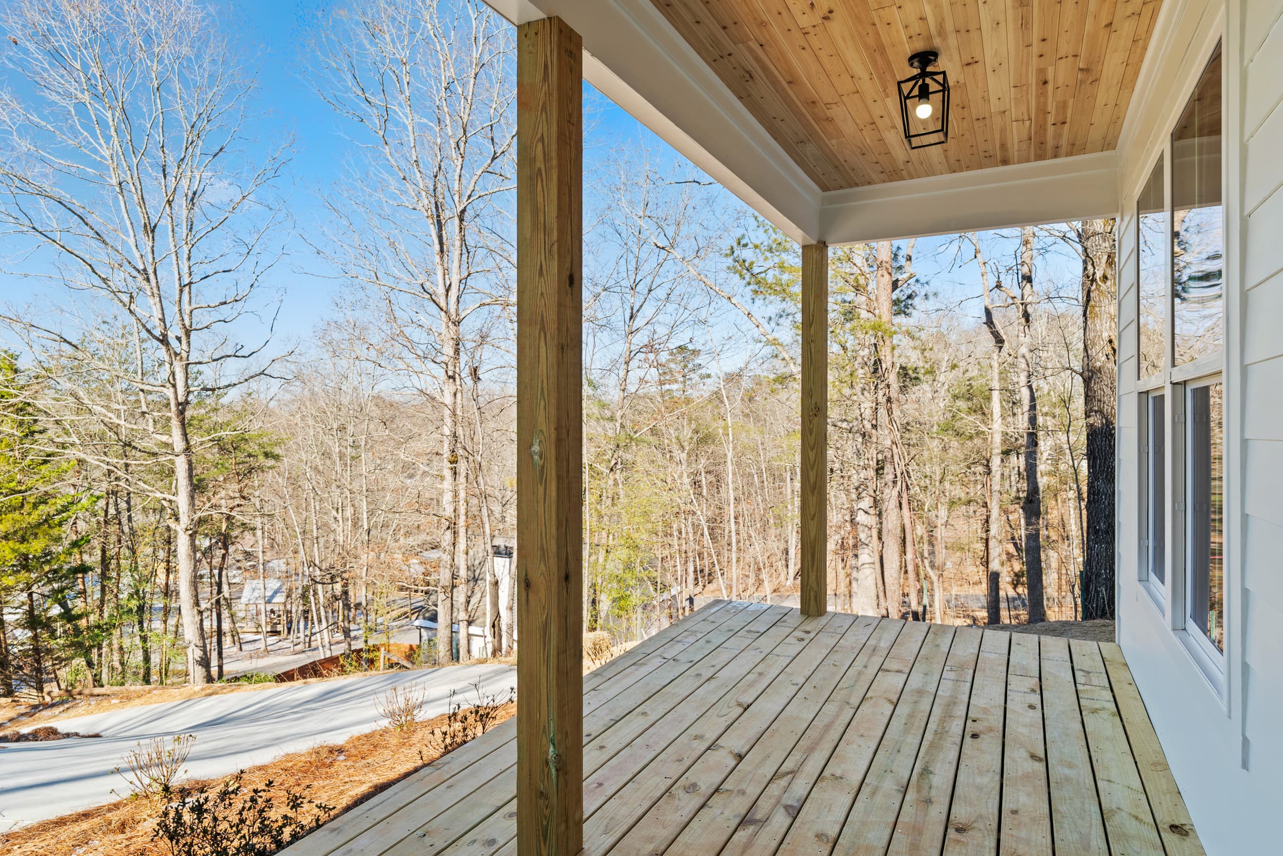 Covered porch — 6144 Cardinal Dr