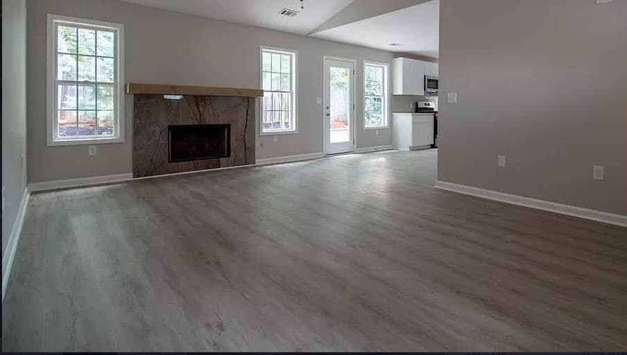 Great room — 5720 Crow Dr, Cumming